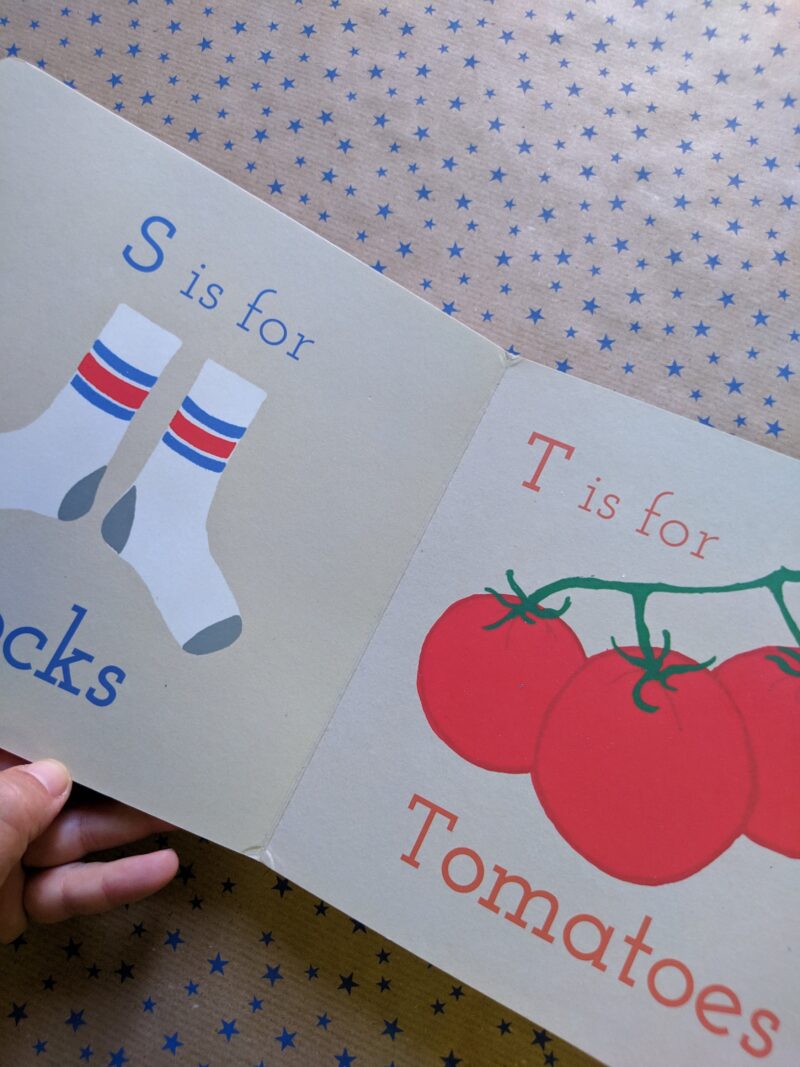 U is for Underwear (inglese)