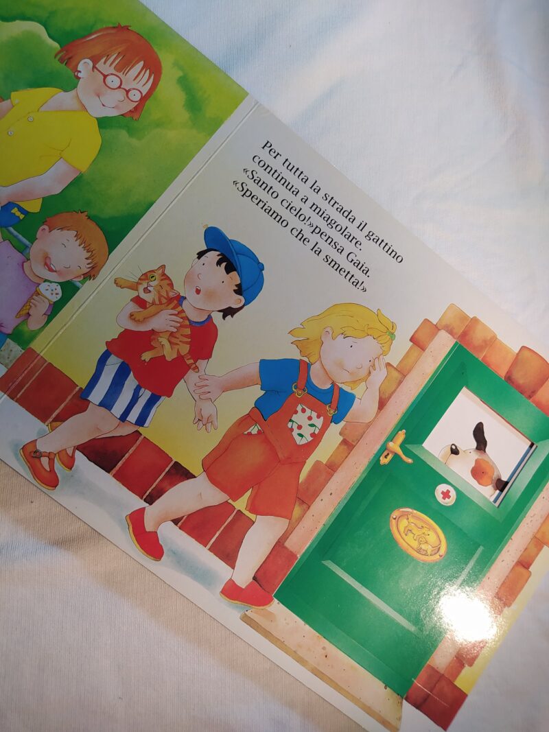 Chi è nascosto nel cespuglio?
Ehi, mi sembra di sentir piangere...