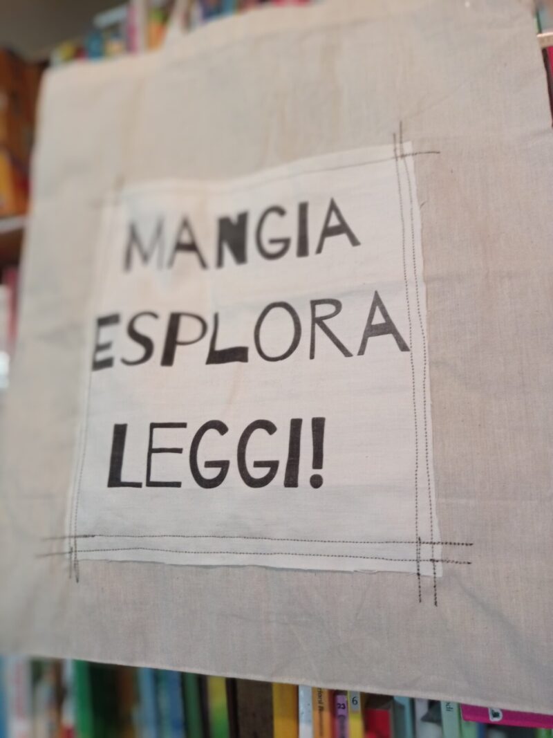Shopper Mangia, Esplora, Leggi 
con Libro a sorpresa