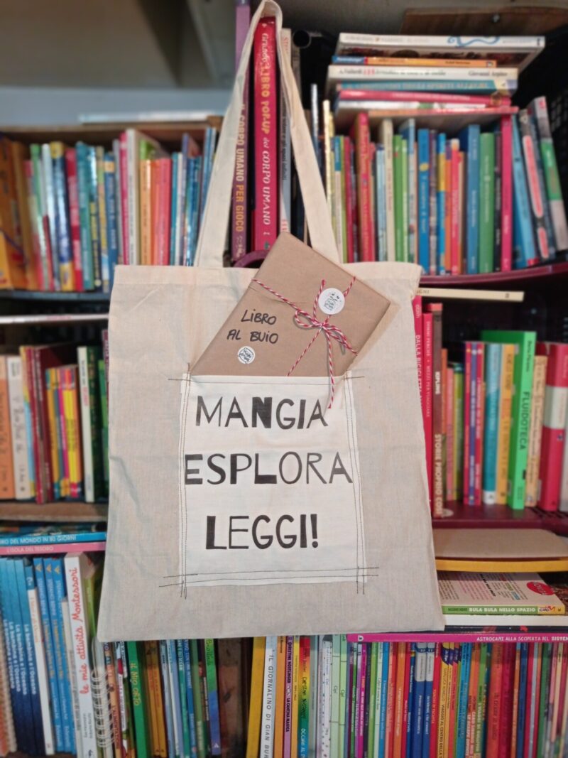 Shopper Mangia, Esplora, Leggi 
con Libro a sorpresa
