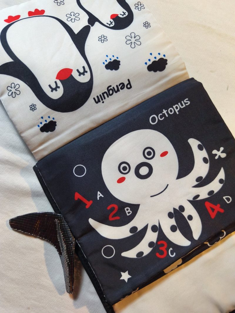 Libro tattile con specchio